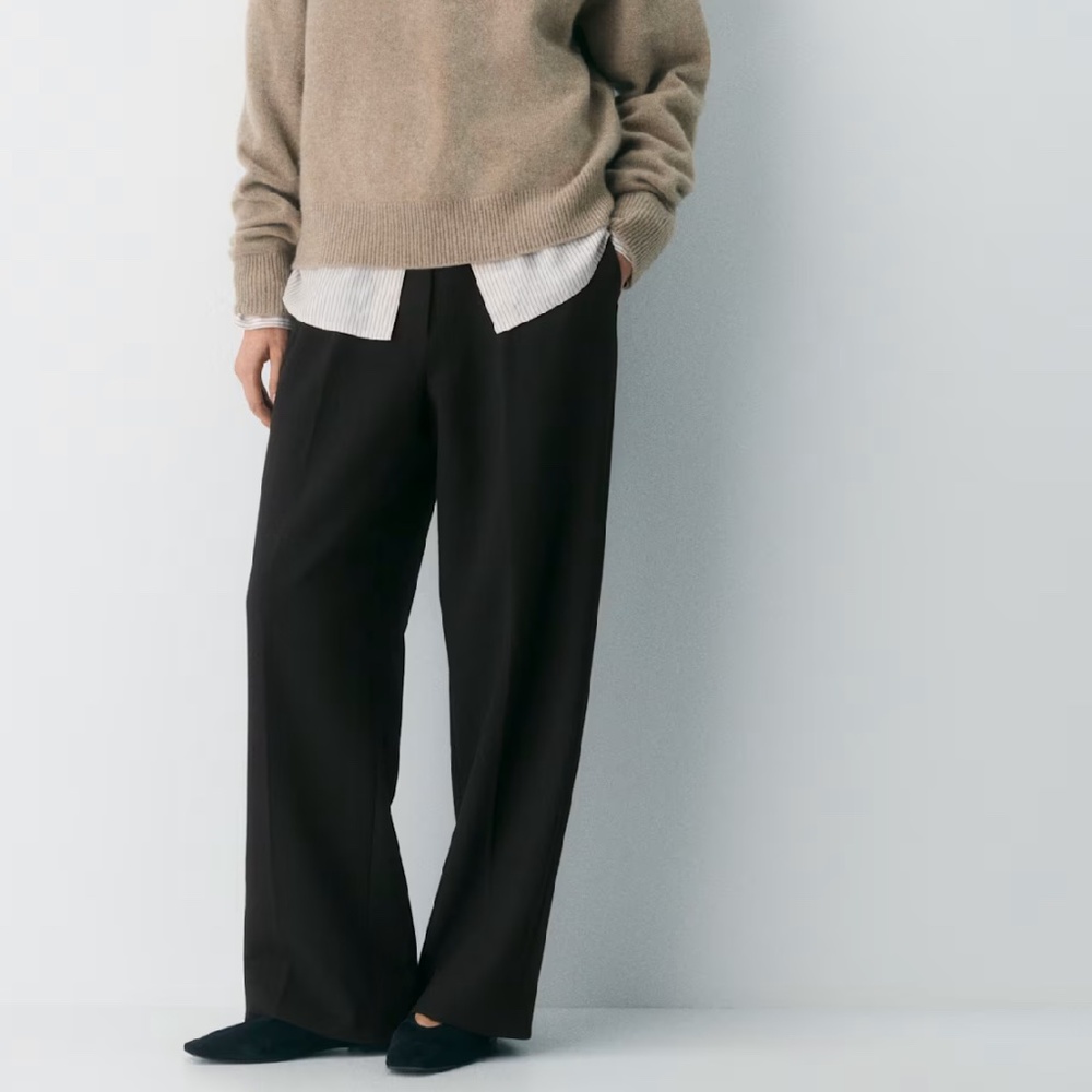 Aritzia Effortless Pants in Black